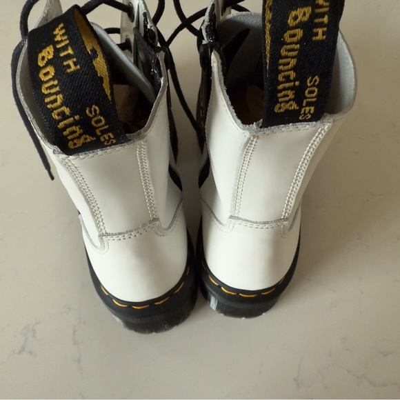 Dr. Martens JADON BOOT SMOOTH LEATHER PLATFORMS Size: 9 - Picture 6 of 7